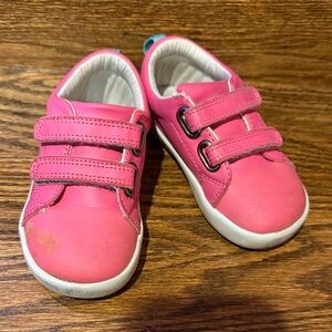 Ten Little Pink Sneakers (play condition)
